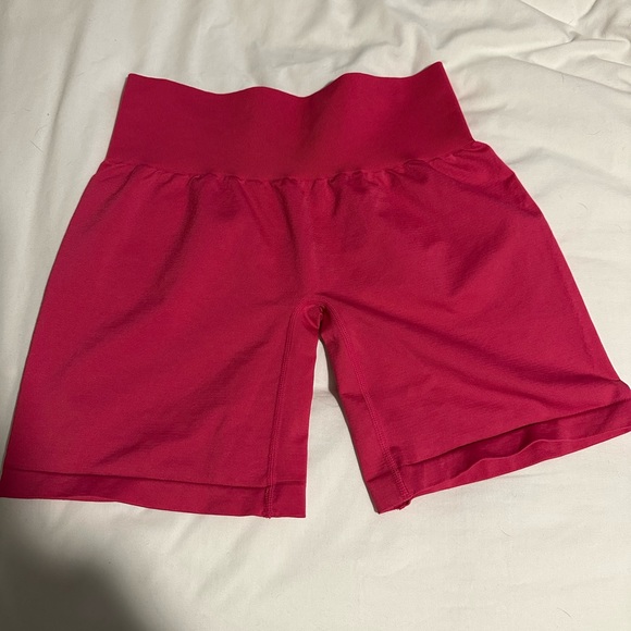 NVGTN Pink Seamless Shorts - Picture 1 of 3